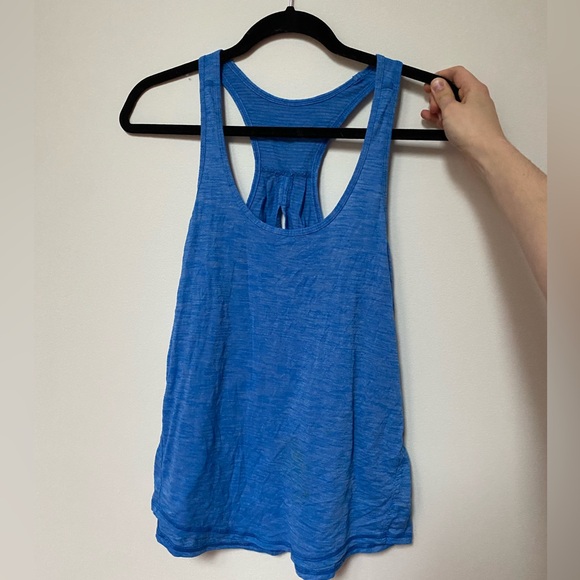 Two Lululemon workout tops - Picture 5 of 7